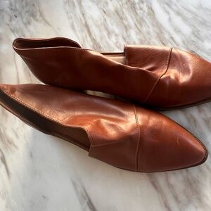 NWOT Thread faux leather flats